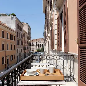 2* Couette-café Santi Quattro Al Colosseo