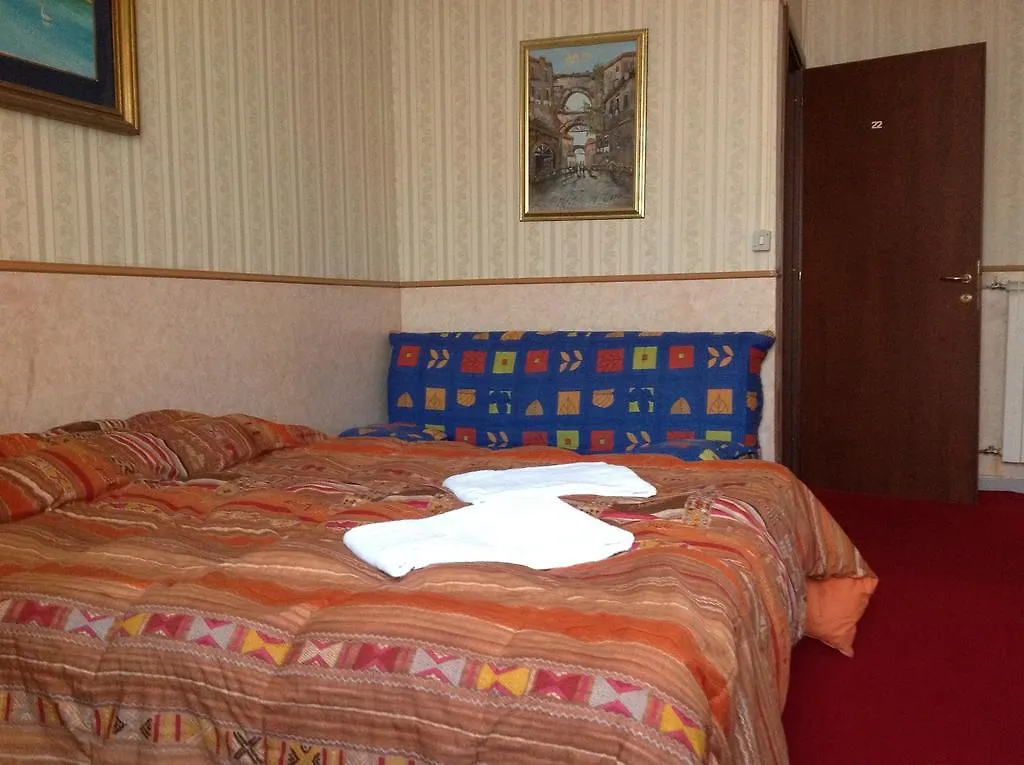 ** Bed & Breakfast Termini Accommodation Rome Italy